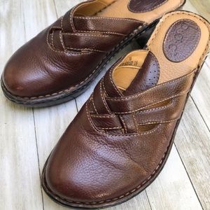 Born b.o.c. Leather Mules size 7